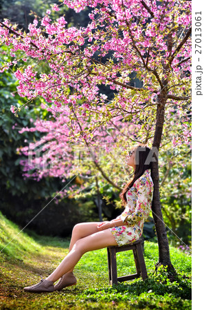 beautiful sad young woman beautiful sad young woman 27013061