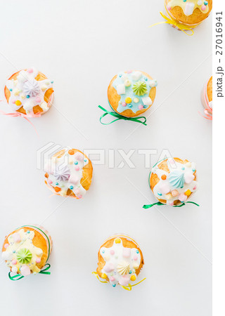 Easter cupcakes 27016941
