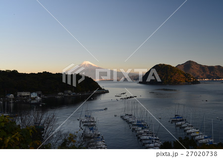【静岡県】沼津の長浜城址から眺めた富士山 27020738