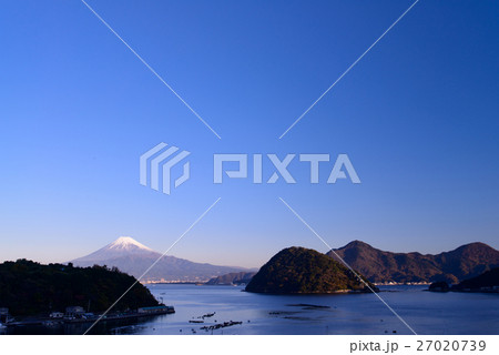 【静岡県】沼津の長浜城址から眺めた富士山 27020739