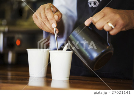 24697 24697 27021141