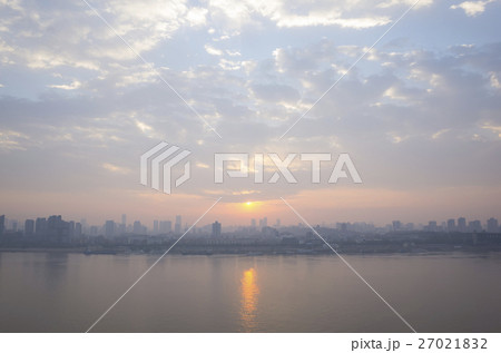 朝焼け　長江 27021832