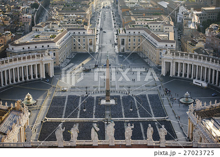 San Pietro Square in Vatican, view from aabove. San Pietro Square in Vatican, view from aabove. 27023725