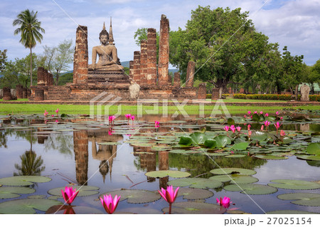 Buddha Statue at Wat Mahathat in Sukhothai Buddha Statue at Wat Mahathat in Sukhothai 27025154