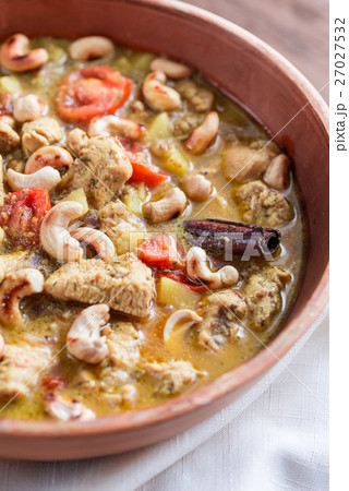 Chicken korma 27027532