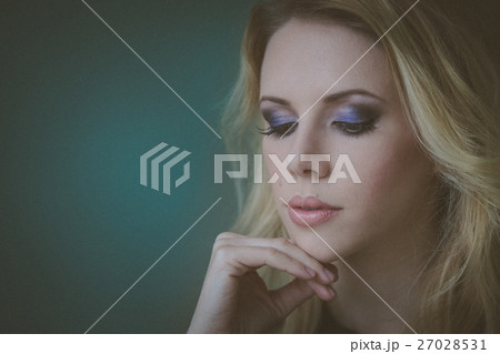 Woman model with professional daily make up on Woman model with professional daily make up on 27028531