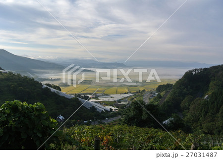 朝靄かかる置賜盆地 27031487