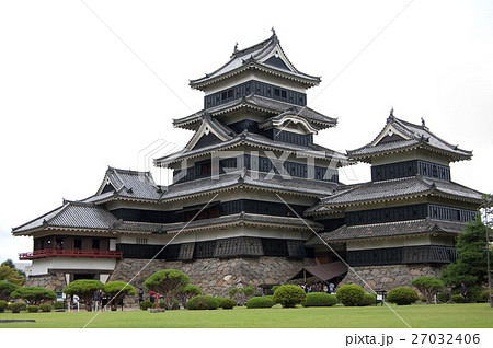 松本城　天守閣　庭園側 27032406