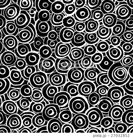 Seamless pattern with hand drawn grunge circles 27032852