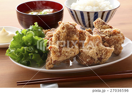 鶏の唐揚げ定食 27036596