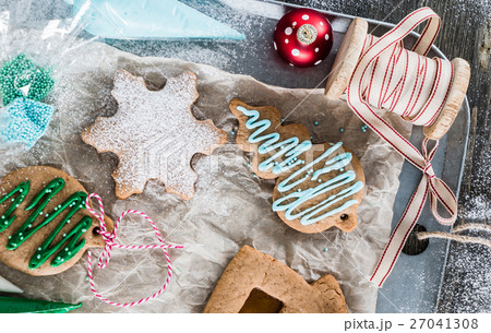 holiday gingerbreads holiday gingerbreads 27041308