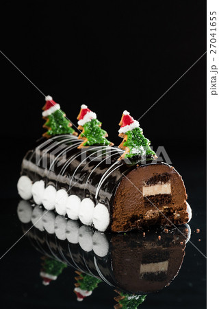 Chrismtas chocolate yule log 27041655