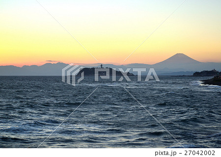 稲村ヶ崎海岸からの富士山と江の島の夕景 稲村ヶ崎海岸からの富士山と江の島の夕景 27042002
