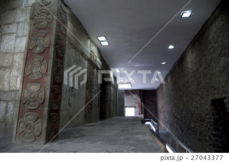メキシコ　テオティワカン遺跡　ジャガーの神殿地下 27043377