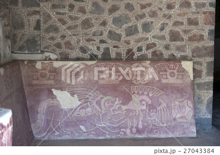 メキシコ　テオティワカン遺跡　ジャガーの神殿　ジャガーのレリーフ　 27043384