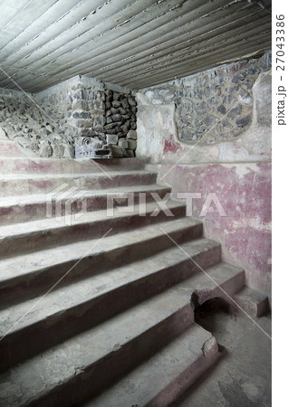 メキシコ テオティワカン遺跡 ジャガーの神殿 地下 メキシコ テオティワカン遺跡 ジャガーの神殿 地下 27043386