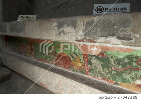 メキシコ　テオティワカン遺跡　ジャガーの神殿　地下 27043389