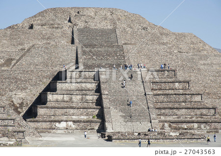 メキシコ　テオティワカン遺跡　月のピラミッド 27043563