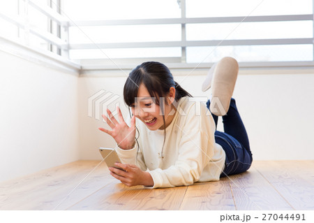 スマホ女子 スマホ女子 27044491
