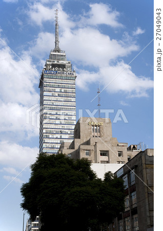 メキシコ　メキシコシティ　トゥリブス（観光2階建てバス）車窓風景　ラテンアメリカタワー 27049043