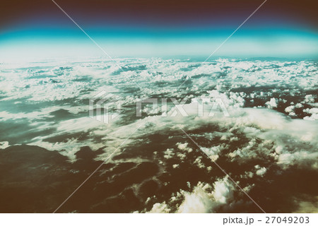 Earth Horizon Photo From 35.000 Feet Altitude Earth Horizon Photo From 35.000 Feet Altitude 27049203