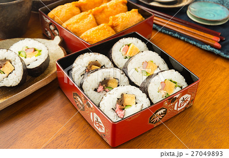 助六寿司　太巻き　稲荷ずし 27049893