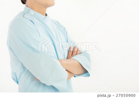 施術着を着た医師 施術着を着た医師 27050900