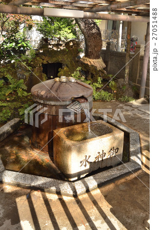 柴又散歩:御神水 柴又帝釈天題経寺 柴又散歩:御神水 柴又帝釈天題経寺 27051488