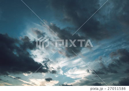 雲 雲 27051586