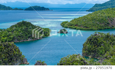 Painemo Island, Blue Lagoon, Raja Ampat Painemo Island, Blue Lagoon, Raja Ampat 27051970