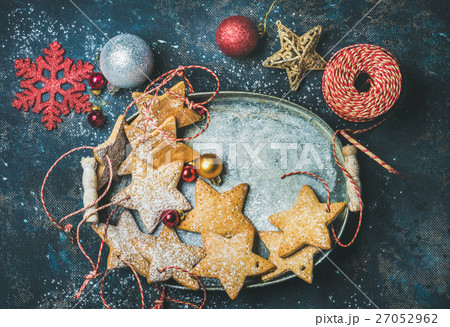 Christmas star shaped gingerbread cookies Christmas star shaped gingerbread cookies 27052962