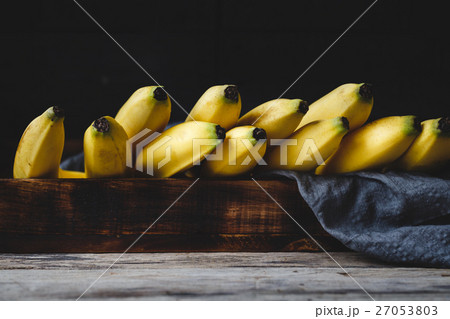 Fresh Yellow Bananas Fresh Yellow Bananas 27053803