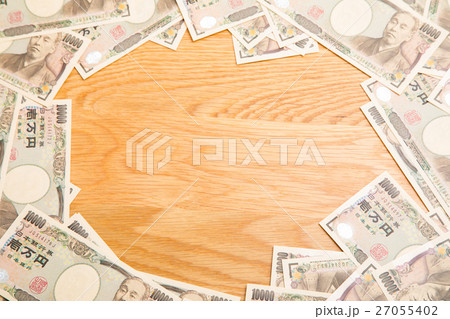 お金　大金　札束　副業　本職　金融　経済　一万円札　1万円札　壱萬円札　日本円　100万円　百万円 27055402