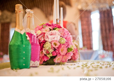 Wedding table decoration newlyweds in a pink - 27058166
