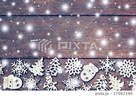 Wood christmas decoration with snow white on wood Wood christmas decoration with snow white on wood 27062380