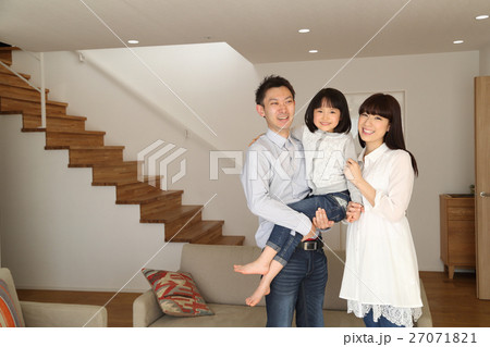 仲良し3人家族 27071821