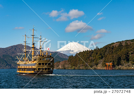 箱根海賊船と富士山 27072748