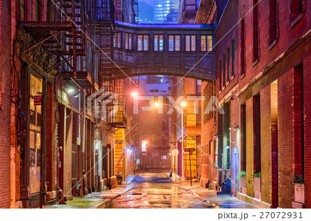Tribeca Alley in New York 27072931