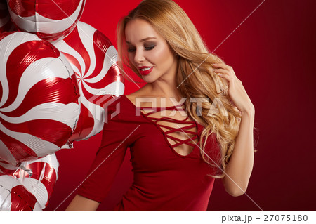 beautiful girl in the studio for the new year, christmas 27075180