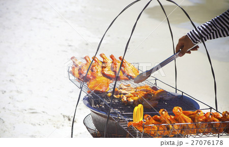 Thai fastfood on the beach 27076178