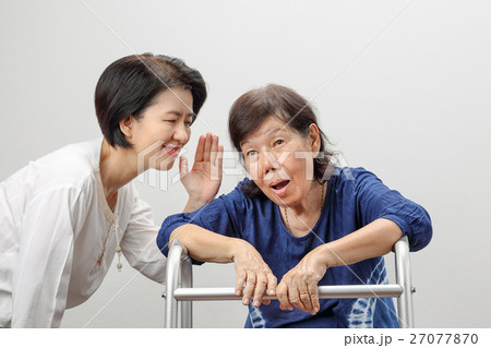 Asian elderly woman hearing loss ,Hard of hearing, 27077870