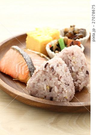 雑穀ごはん　おにぎり 27078675