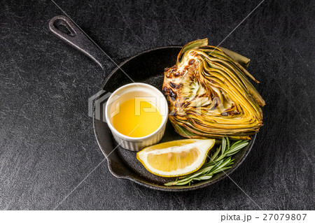 アーティチョーク　西洋野菜 Artichoke Dish of foreign vegetables 27079807