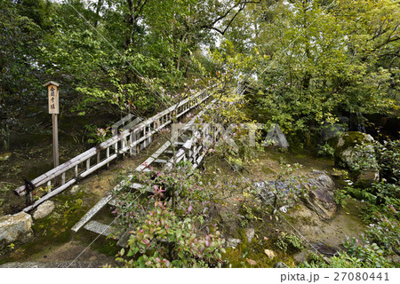 金閣寺（鹿苑寺）金閣寺垣と虎渓橋 27080441