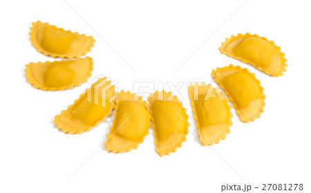 Ravioli pasta isolated Ravioli pasta isolated 27081278