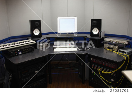 レコーディングスタジオ 27081701