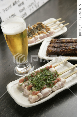 ビールと焼き鳥 27081815