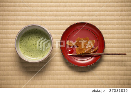 抹茶と和菓子 27081836