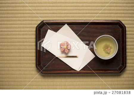 桜湯と和菓子 桜湯と和菓子 27081838