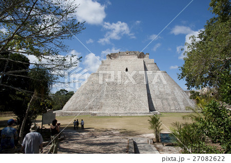 メキシコ ウシュマル遺跡 魔法使いのピラミッド メキシコ ウシュマル遺跡 魔法使いのピラミッド 27082622